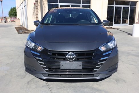 Used 2023 Nissan Versa SV image 9