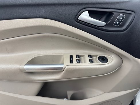 Used 2019 Ford Escape SEL image 21