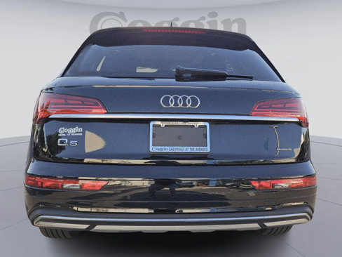 Used 2021 Audi Q5 Premium w/ Convenience Package image 5