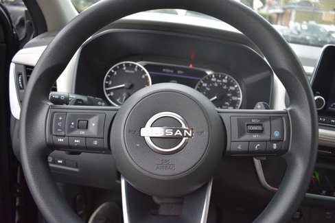 Used 2024 Nissan Rogue SV image 15