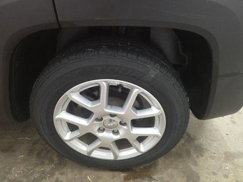 Used 2019 Jeep Renegade Latitude w/ Popular Equipment Group image 12