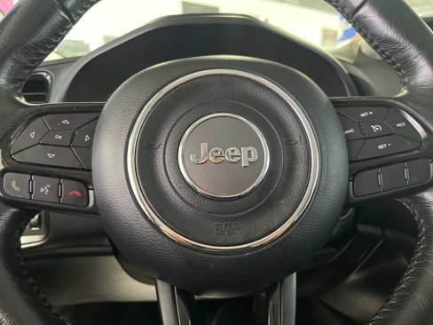 Used 2017 Jeep Renegade Altitude image 16