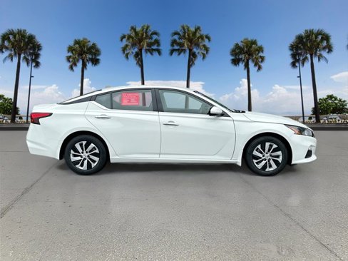 Certified 2022 Nissan Altima 2.5 S image 4
