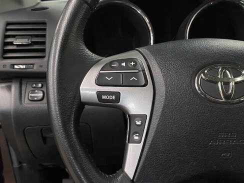 Used 2012 Toyota Highlander Limited image 25