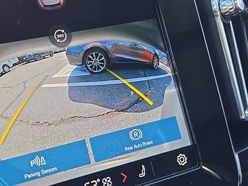 Certified 2023 Volvo XC40 Recharge Ultimate image 22