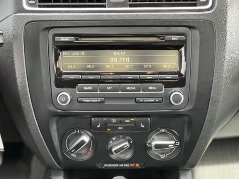 Used 2013 Volkswagen Jetta SE image 14