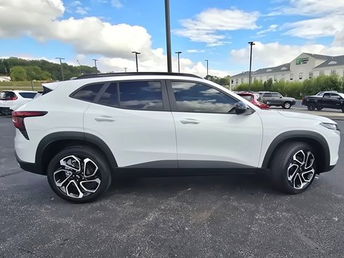 Used 2024 Chevrolet Trax RS w/ Sunroof Package image 18