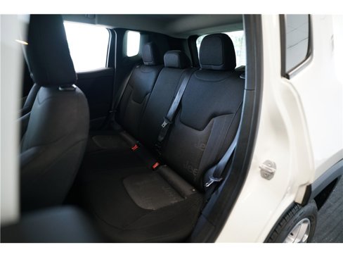 Used 2017 Jeep Renegade Latitude image 12