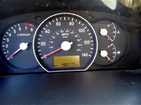 Used 2009 Kia Rondo LX image 13