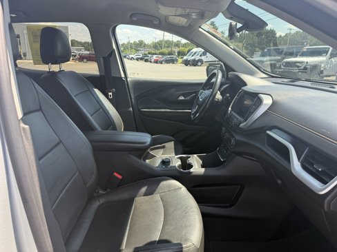 Used 2021 GMC Terrain SLT image 32