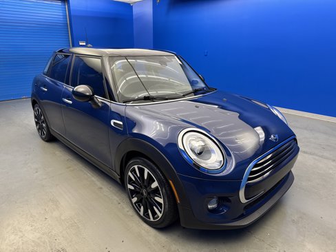 Used 2016 MINI Cooper 4-Door Hardtop image 2