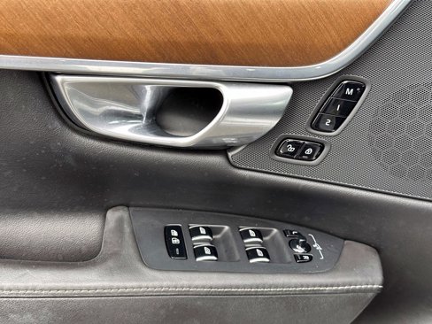 Used 2018 Volvo S90 T6 Inscription image 19