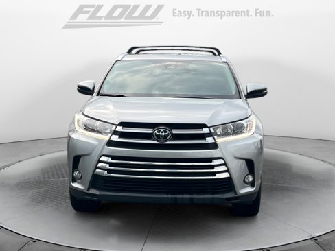 Used 2017 Toyota Highlander Limited image 2