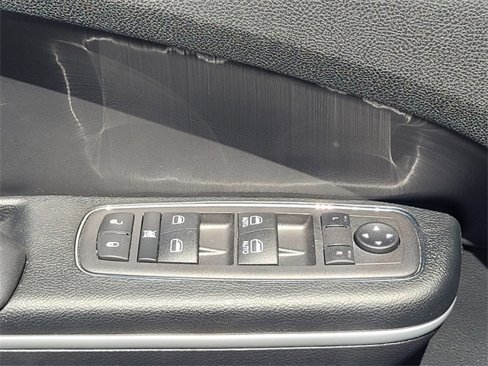 Used 2023 Chrysler 300 Touring w/ Sport Appearance Package image 29