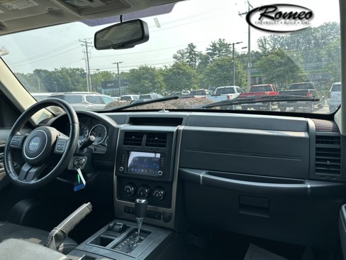 Used 2012 Jeep Liberty Sport image 15