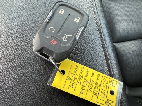 Used 2018 GMC Acadia SLT image 37