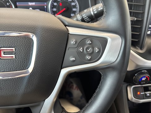 Used 2023 GMC Acadia SLT image 32