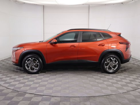 Used 2024 Chevrolet Trax LT image 8