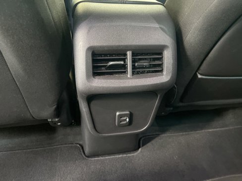 Used 2024 GMC Terrain SLE image 24