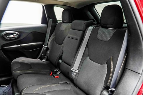 Used 2016 Jeep Cherokee Latitude w/ Comfort/Convenience Group image 35