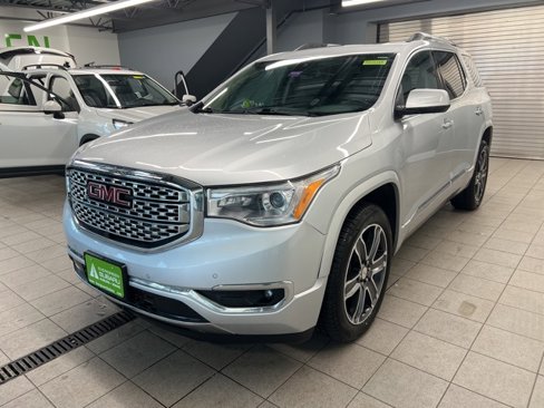 Used 2018 GMC Acadia Denali w/ Technology Package image 3