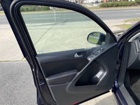 Used 2015 Volkswagen Tiguan SE image 10