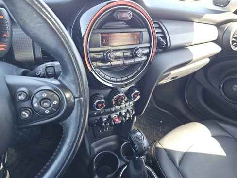 Used 2016 MINI Cooper 4-Door Hardtop image 29