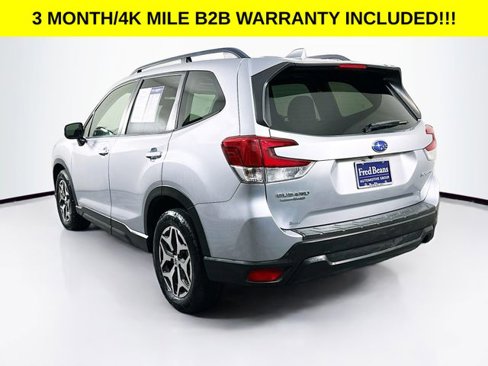 Used 2019 Subaru Forester Premium w/ All-Weather Package image 5