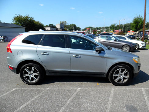 Used 2011 Volvo XC60 T6 image 6