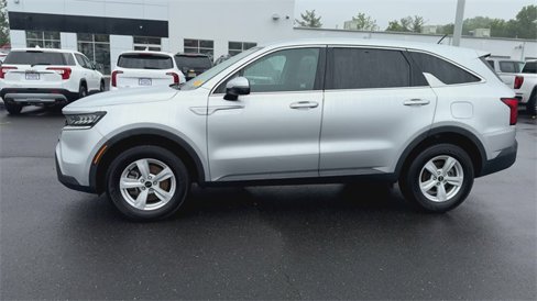 Used 2021 Kia Sorento LX image 5
