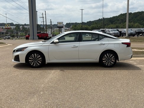 Used 2023 Nissan Altima 2.5 SV image 8