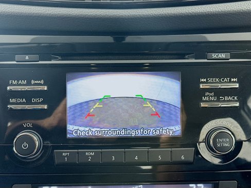 Used 2018 Nissan Rogue Sport SV image 21