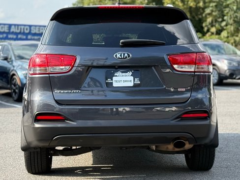 Used 2017 Kia Sorento LX image 4