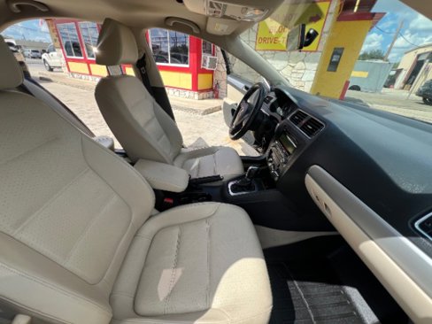 Used 2014 Volkswagen Jetta SE image 12