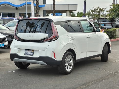 Used 2023 Kia Soul LX w/ Option Group 015 image 5