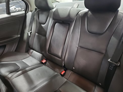 Used 2018 Volvo S60 T5 Inscription image 14