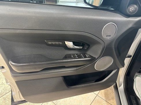 Used 2015 Land Rover Range Rover Evoque Pure Plus image 8
