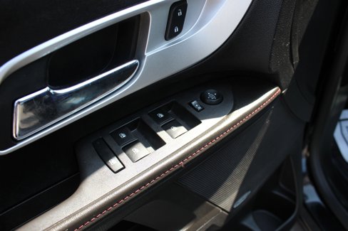 Used 2015 Chevrolet Equinox LT w/ Driver Convenience Package image 16