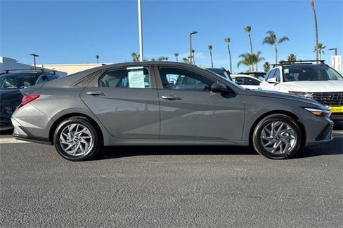 Certified 2024 Hyundai Elantra SEL image 3