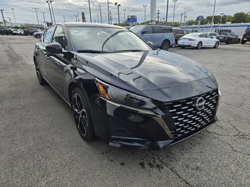 Used 2024 Nissan Altima 2.5 SR image 9