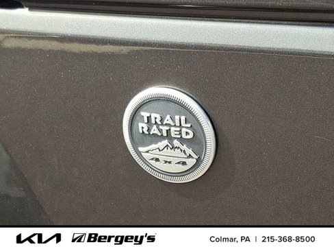 Used 2016 Jeep Wrangler Unlimited Sahara w/ Dual Top Group image 28