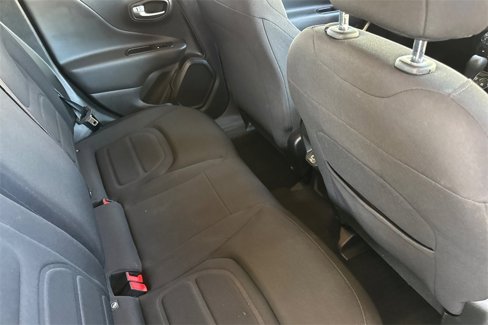Used 2022 Jeep Renegade Latitude image 21