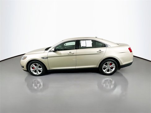 Used 2018 Ford Taurus SEL image 4