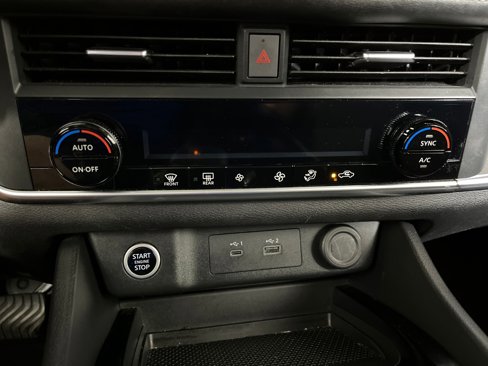 Used 2023 Nissan Rogue SV image 22