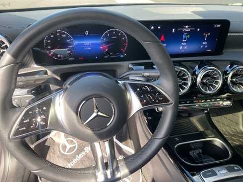 Used 2024 Mercedes-Benz CLA 250 4MATIC image 24