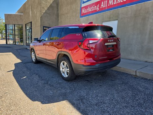 Used 2022 GMC Terrain SLE image 5
