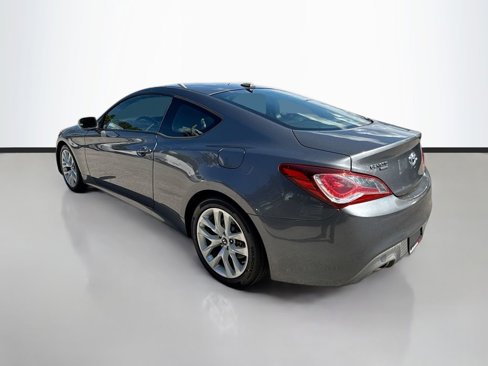 Used 2015 Hyundai Genesis 3.8 image 6