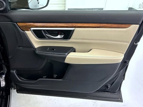 Used 2018 Honda CR-V Touring image 16