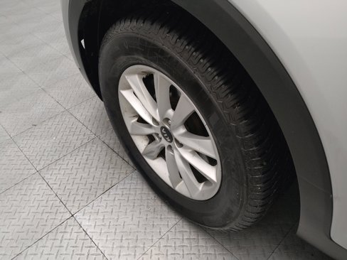 Used 2020 Kia Sorento LX image 31