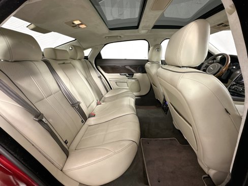 Used 2012 Jaguar XJ L image 26